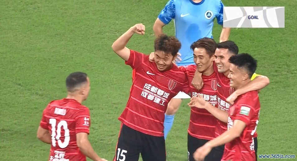 第15分钟,韦世豪助功 严鼎皓推射破门,蓉城2-0领跑 新鹏城