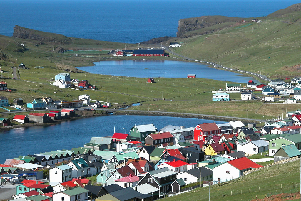 “渔夫”在世界尽头写下绿茵童话：法罗群岛跳动百年的古代足球    心脏