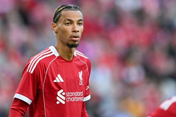 在欧战为法兰克福取得得分  +攻破古代足球    门  ，埃基蒂克是历史首人