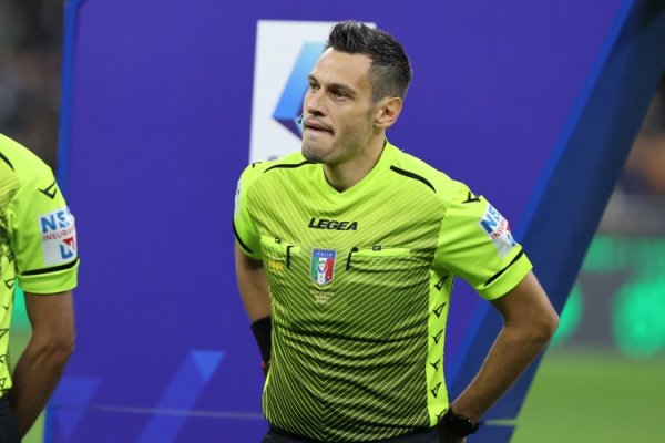 巴黎vs拜仁裁判    组：马里亚尼执法，全意大利阵形    待命