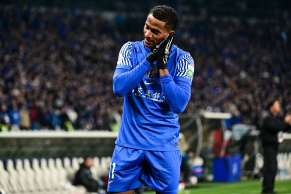 记者：申花派最强阵出战亚冠，米内罗等6外援+吴曦出征马来西亚