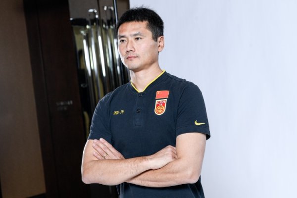 邵佳一出任中国国家男子古代足球    队主指导教练员