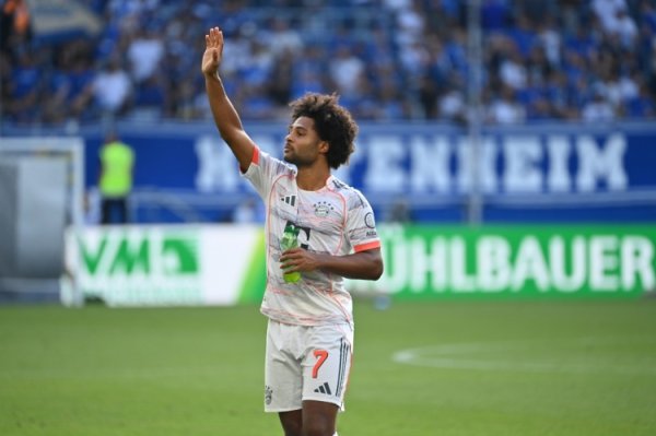 记者：格纳布里可能与拜仁续约2年，球员准备接受降低基础薪资